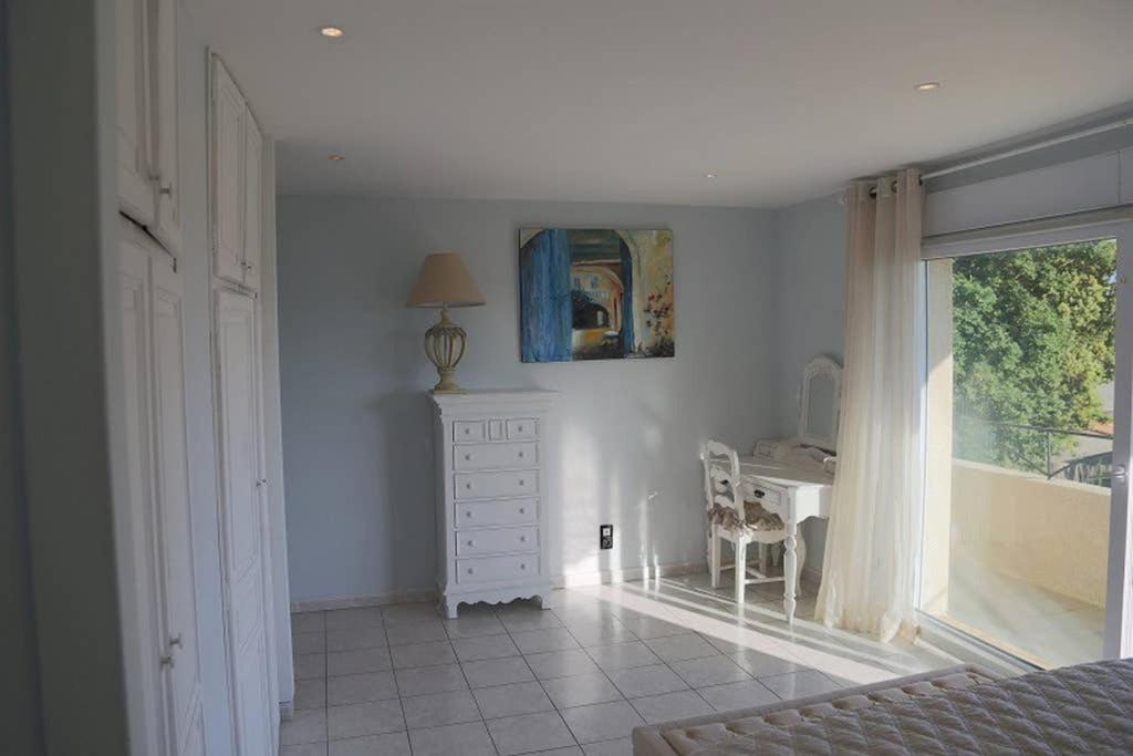 Elegante Villa De 180M3 Avec La Superbe Vue Connaux Exterior foto